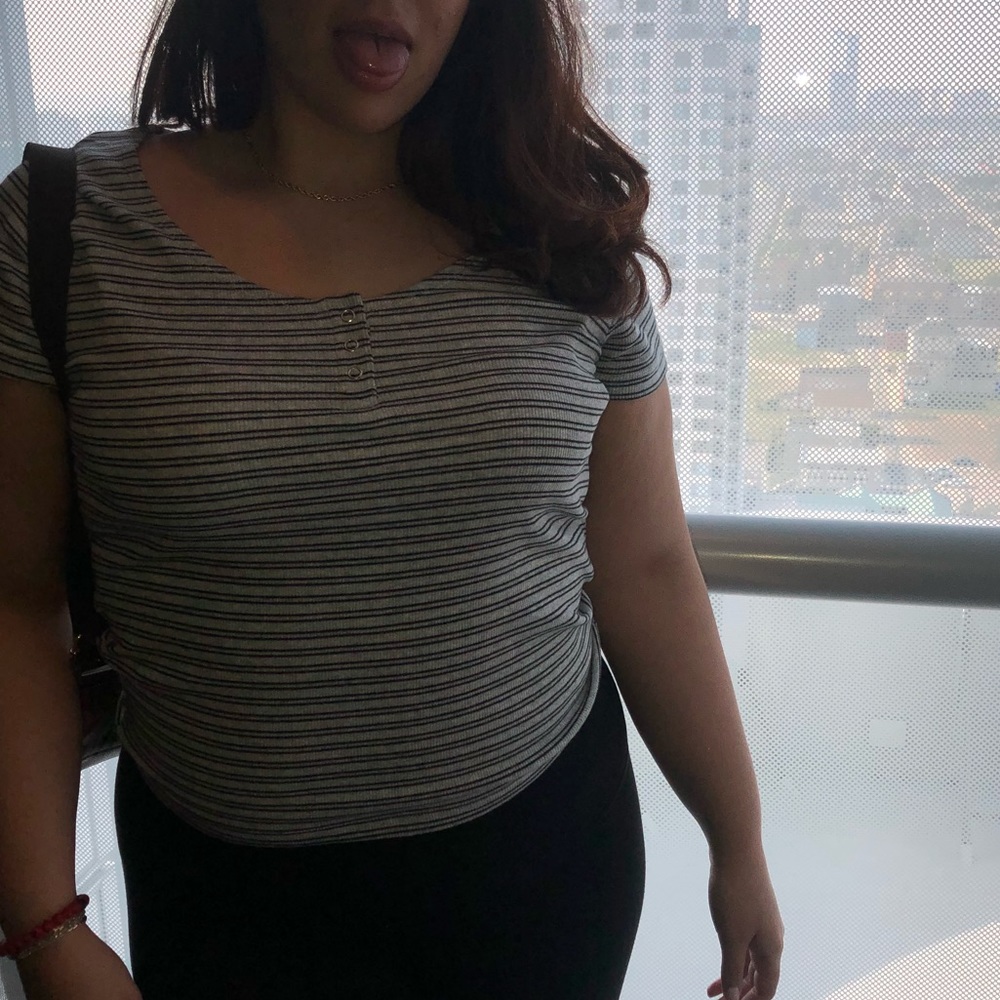 Nice cute girly t shirt 💛